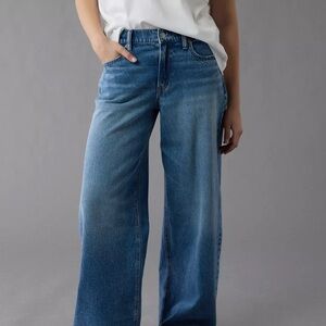 American Eagle Low-Rise Ultra Wide Leg Jean